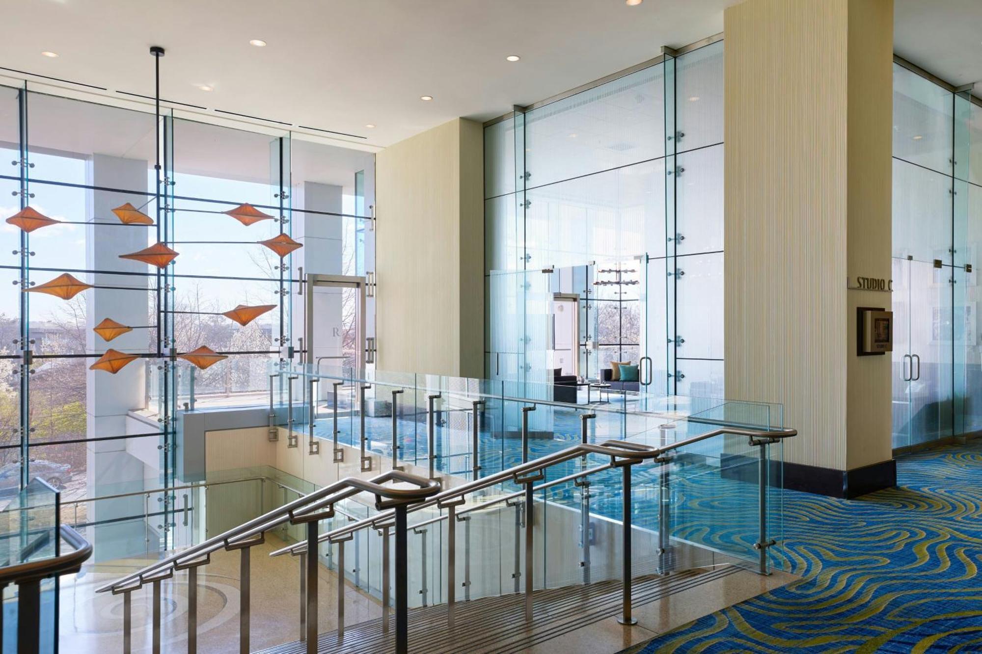 Renaissance Arlington Capital View Hotel Екстериор снимка