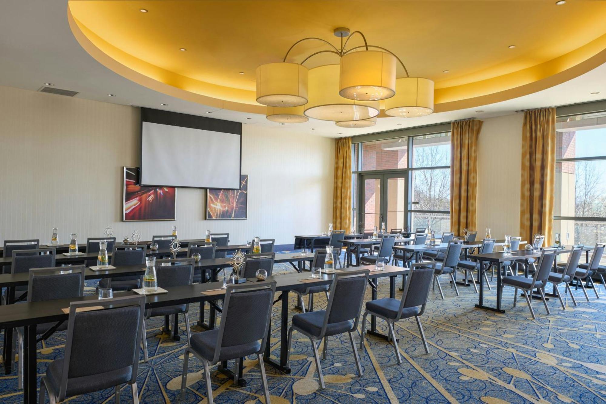 Renaissance Arlington Capital View Hotel Екстериор снимка