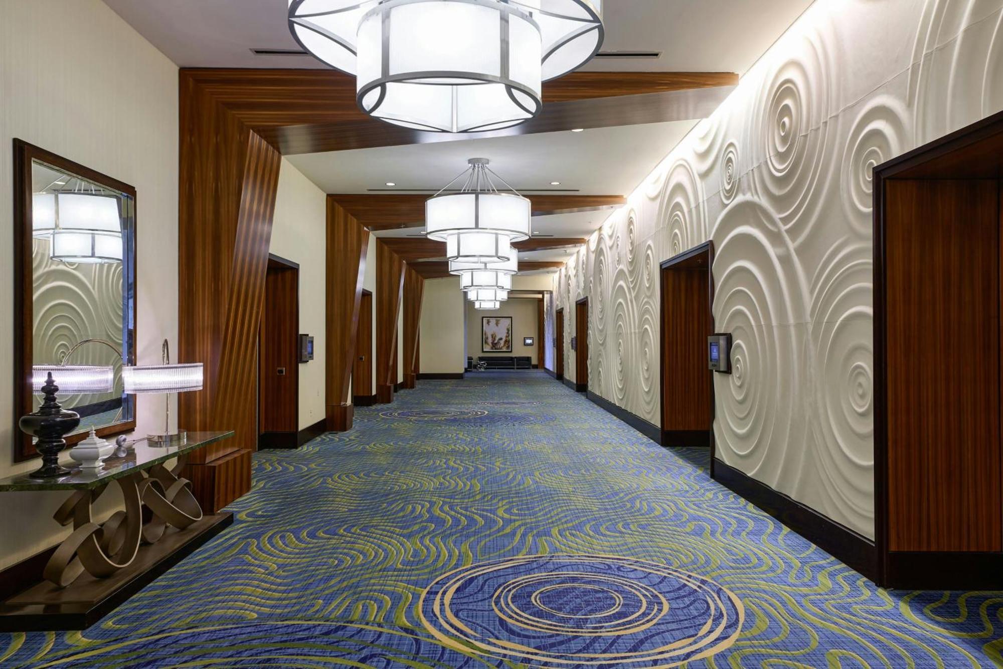 Renaissance Arlington Capital View Hotel Екстериор снимка