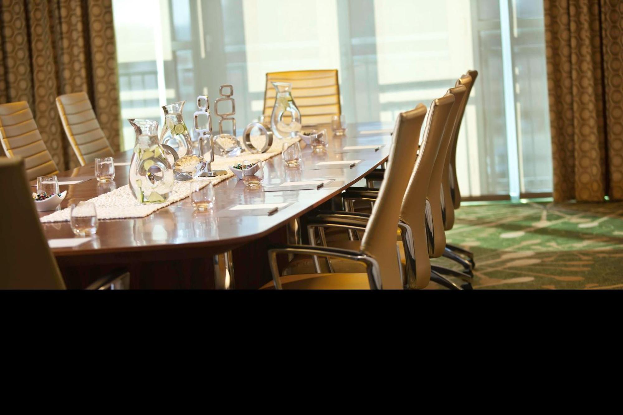 Renaissance Arlington Capital View Hotel Екстериор снимка