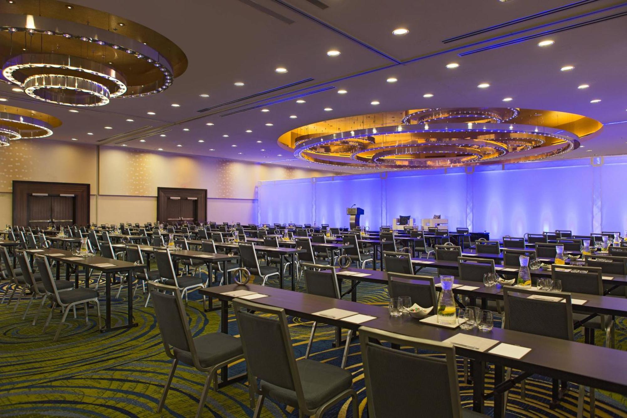 Renaissance Arlington Capital View Hotel Екстериор снимка