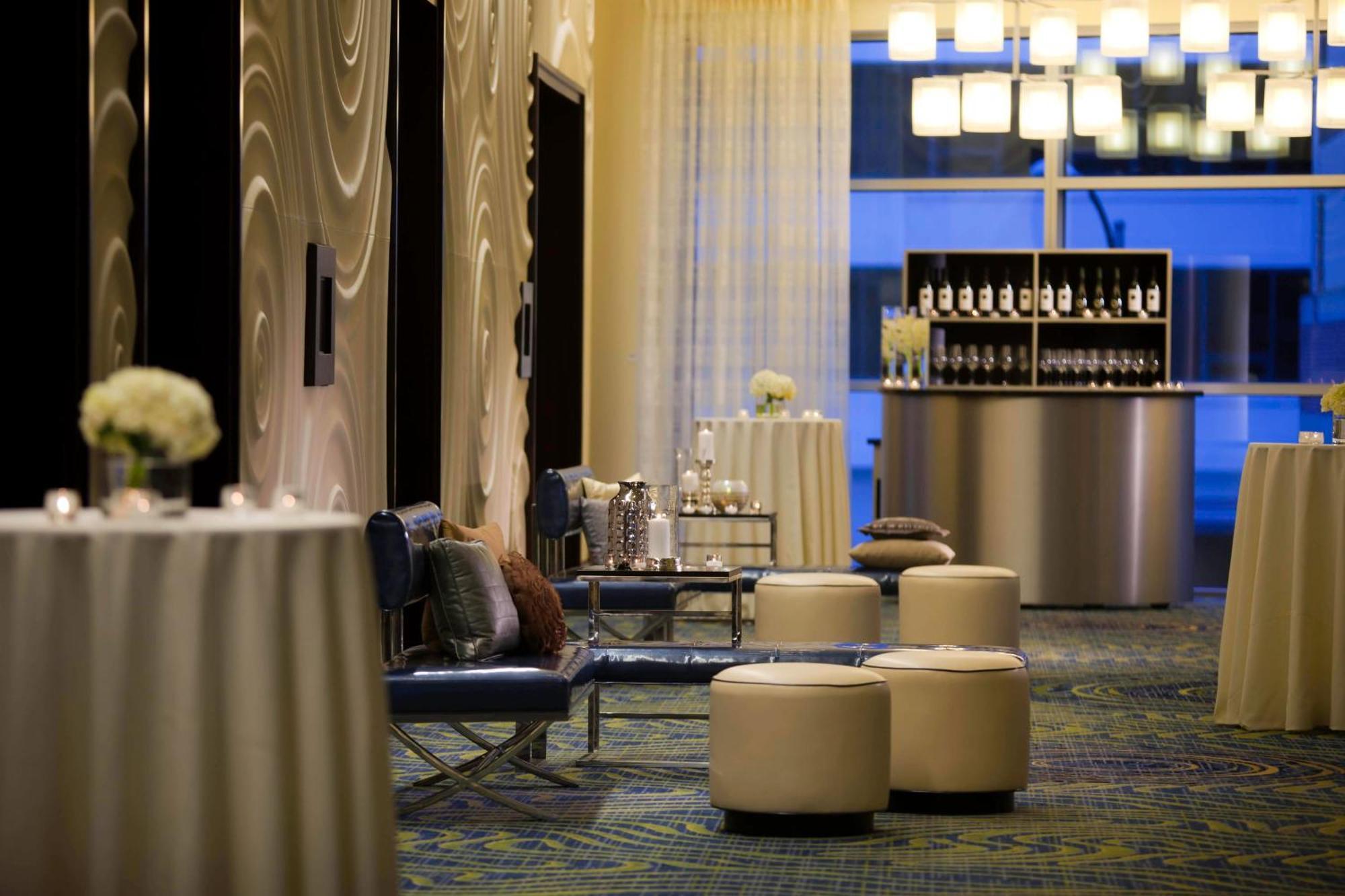 Renaissance Arlington Capital View Hotel Екстериор снимка