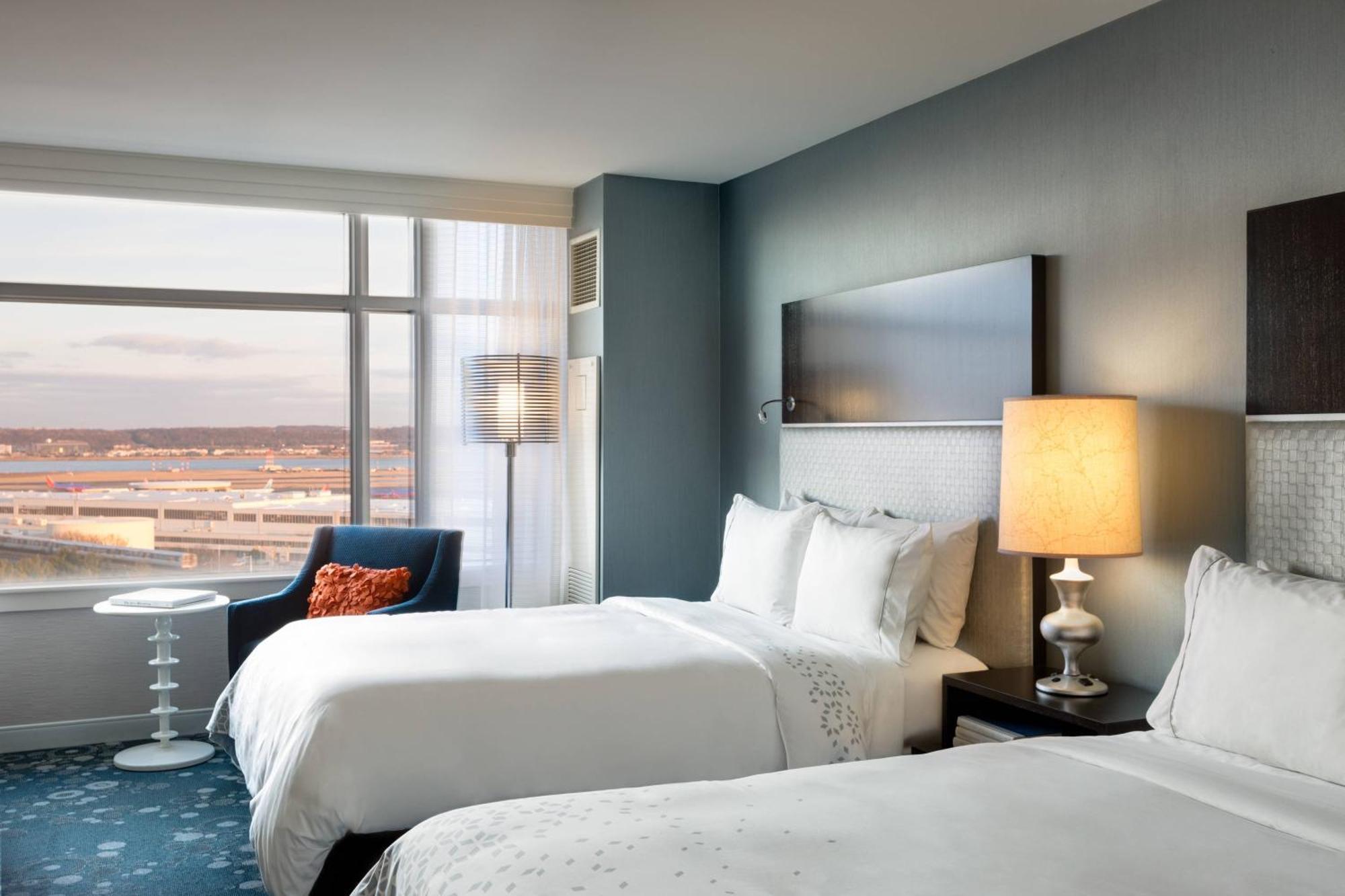 Renaissance Arlington Capital View Hotel Екстериор снимка