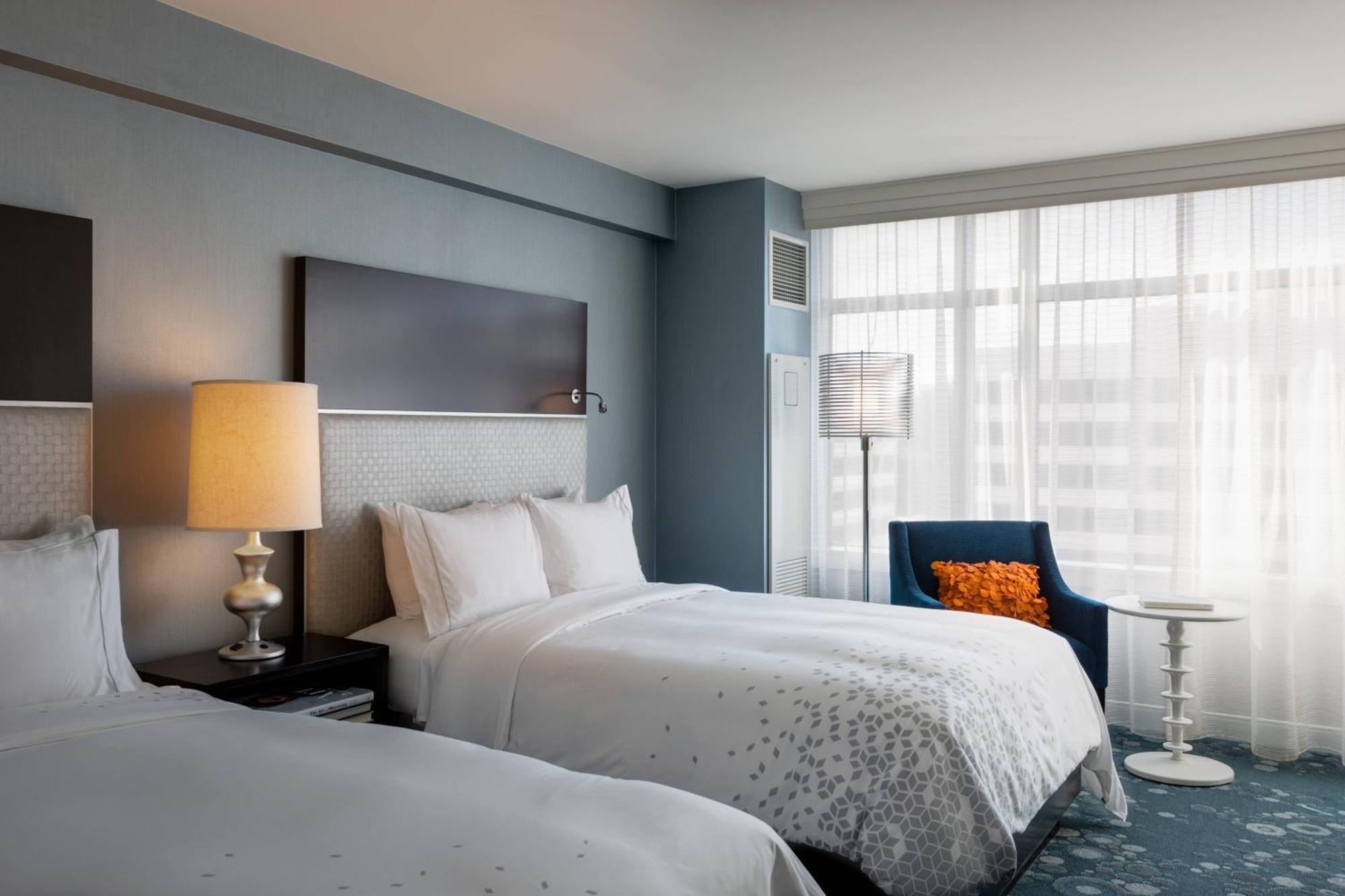 Renaissance Arlington Capital View Hotel Екстериор снимка