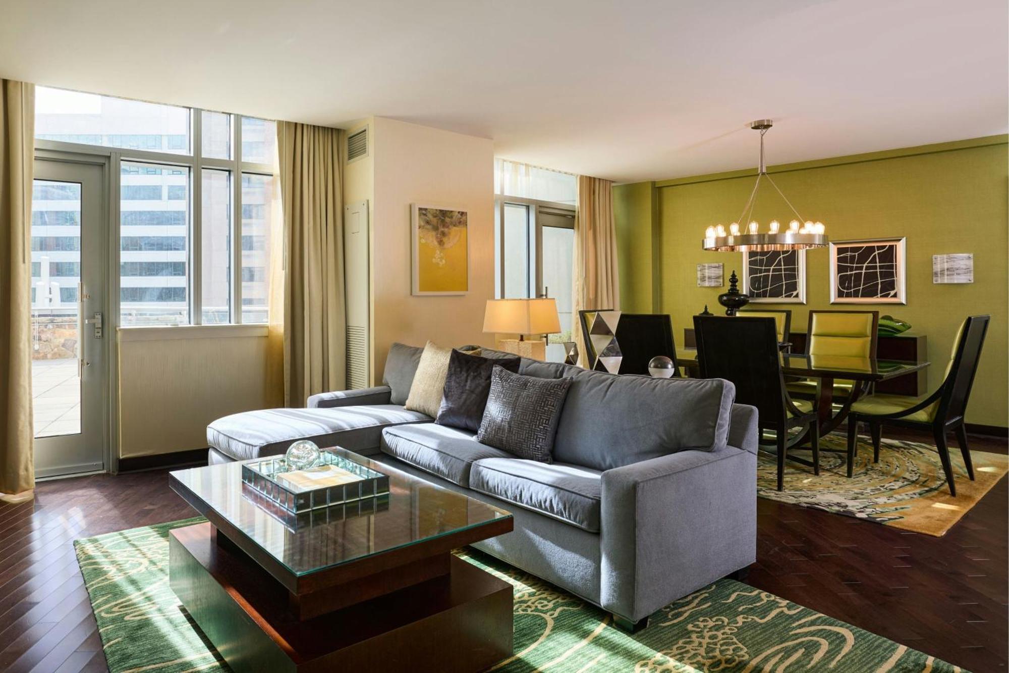 Renaissance Arlington Capital View Hotel Екстериор снимка