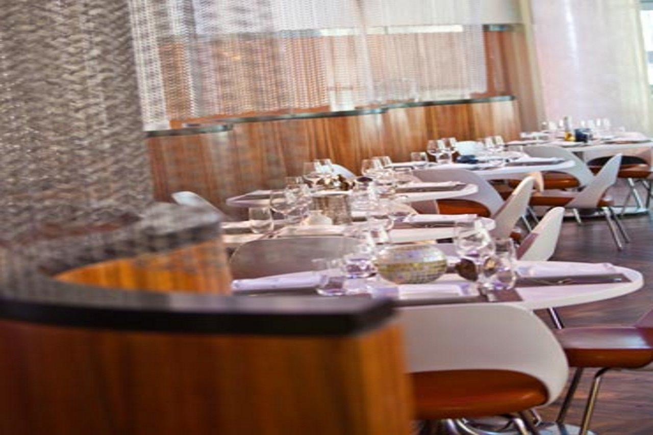 Renaissance Arlington Capital View Hotel Екстериор снимка