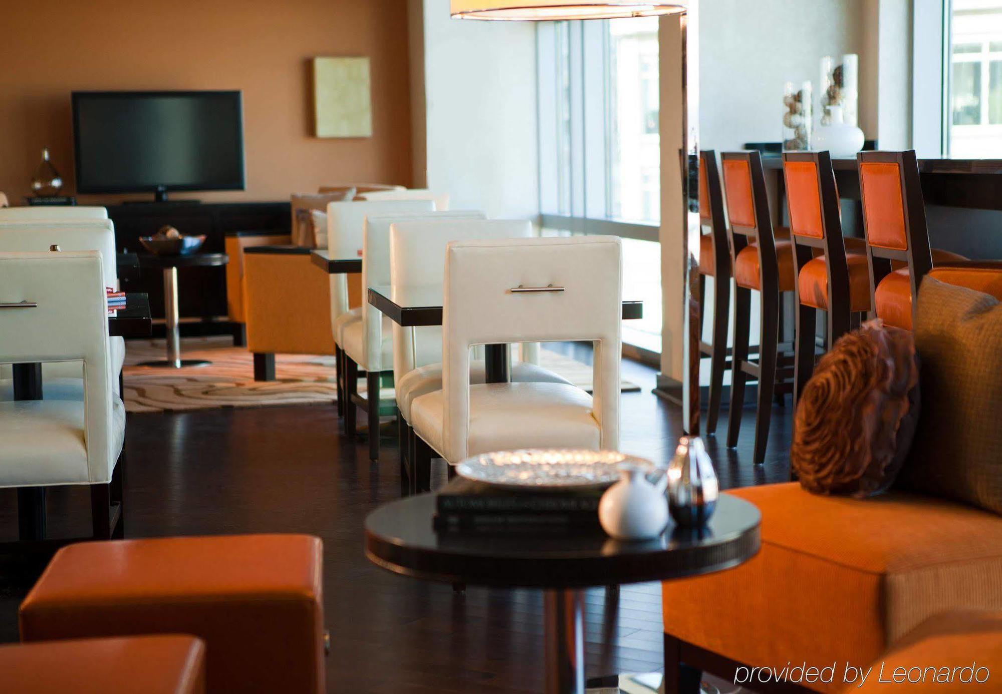 Renaissance Arlington Capital View Hotel Ресторант снимка