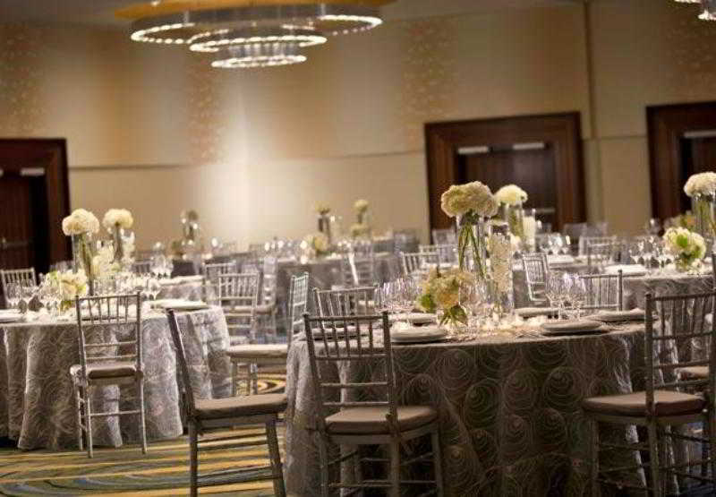 Renaissance Arlington Capital View Hotel Екстериор снимка